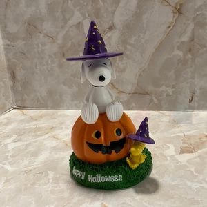Peanuts: Halloween themed garden figurine
